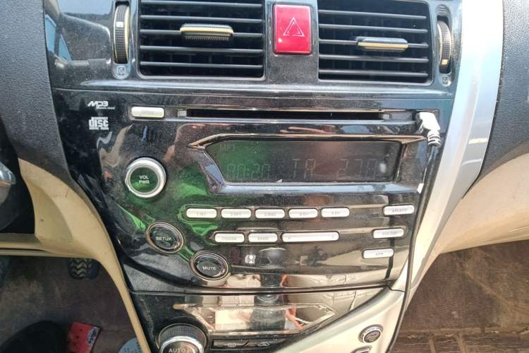 Used Great Wall C30 2013 1.5L Manual Luxury Model Audio And AC Panel