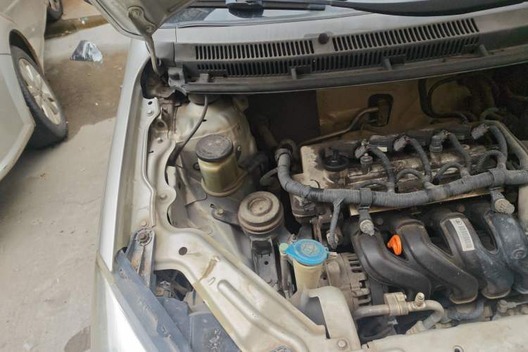 Used Great Wall C30 2013 New Vision Edition 1.5L Manual Fashion Model Engine Bay Right