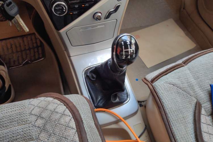 Used Great Wall C30 2013 1.5L Manual Luxury Model Gear Lever