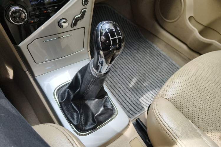 Used Great Wall C30 2013 1.5L Manual Luxury Model Gear Lever
