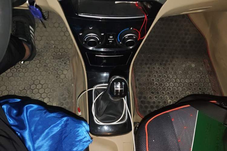 Used Great Wall C30 2013 New Vision Edition 1.5L Manual Fashion Model Gear Lever
