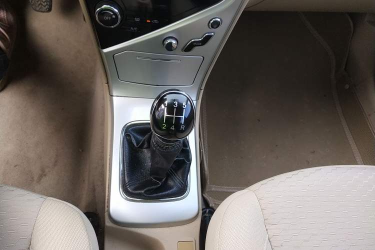Used Great Wall C30 2013 1.5L Manual Comfort Model Gear Lever