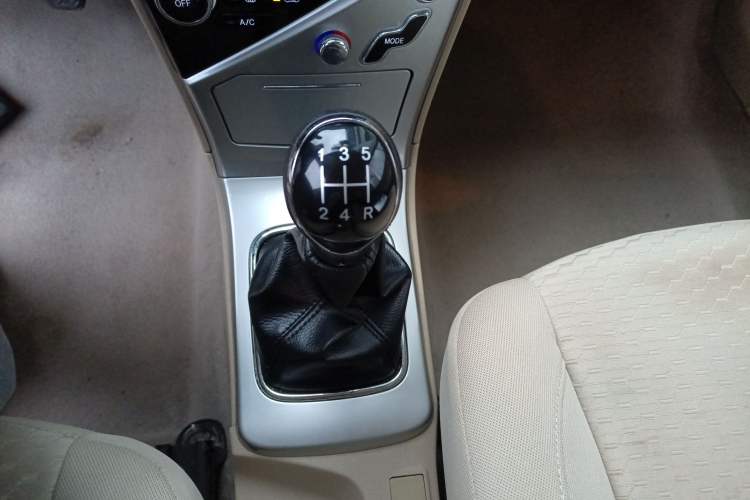 Used Great Wall C30 2013 1.5L Manual Comfort Model Gear Lever