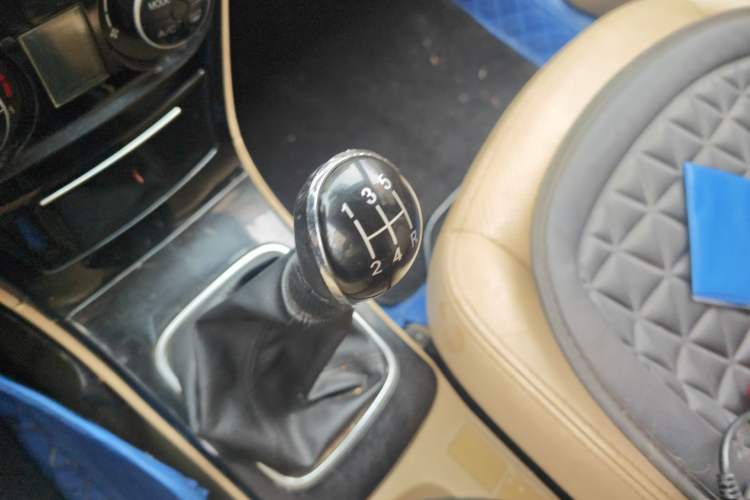 Used Great Wall C30 2013 New Vision Edition 1.5L Manual Fashion Model Gear Lever