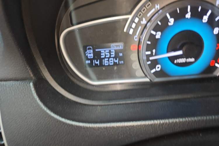 Used Great Wall C30 2013 New Vision Edition 1.5L Manual Fashion Model Odometer Close Up