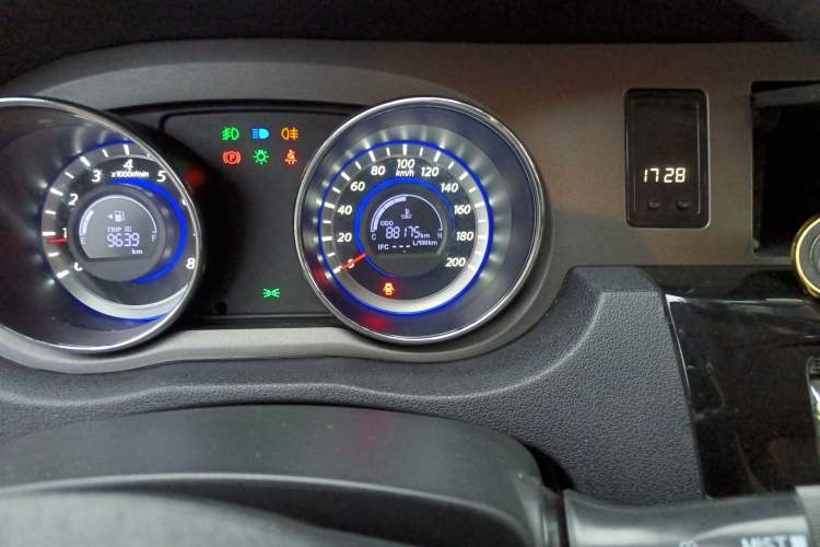 Used Great Wall C30 2013 1.5L Manual Comfort Model Odometer Close Up