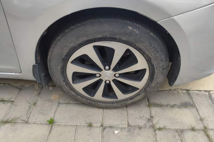 Used Great Wall C30 2013 New Vision Edition 1.5L Manual ZhiShang Model Right Front Wheel Hub