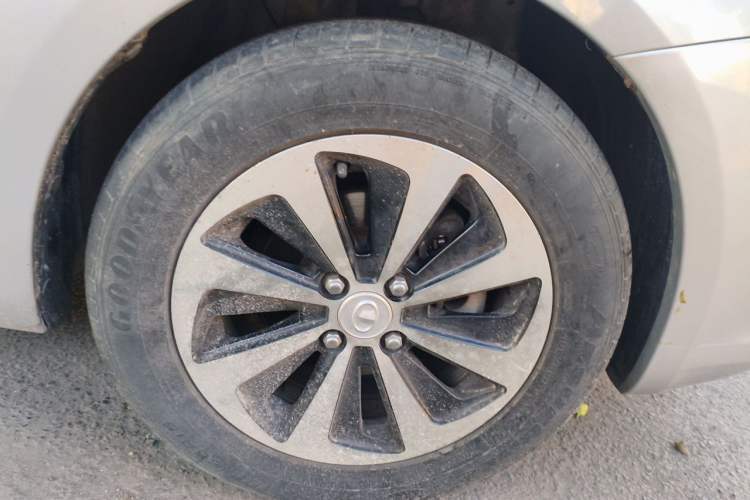 Used Great Wall C30 2013 1.5L Manual Luxury Model Right Front Wheel Hub