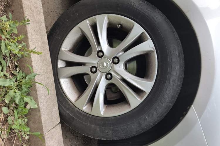 Used Great Wall C30 2013 1.5L Manual Luxury Model Right Front Wheel Hub