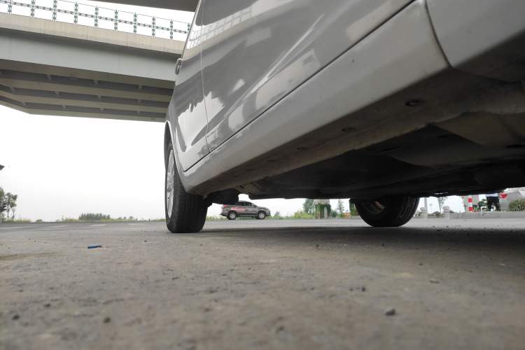 Used Great Wall C30 2013 1.5L Manual Luxury Model Right Side Sill