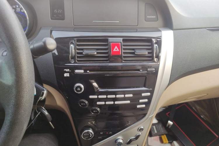 Used Great Wall C30 2013 1.5L Manual Luxury Model Audio And AC Panel