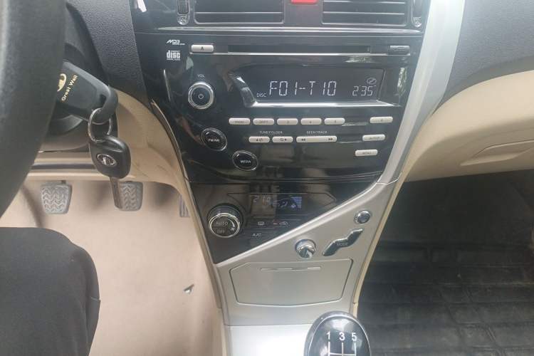 Used Great Wall C30 2013 1.5L Manual Luxury Model Audio And AC Panel