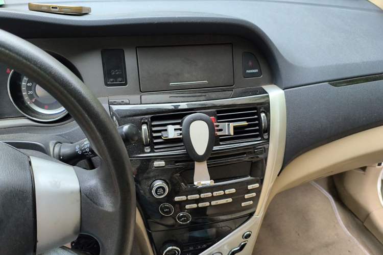 Used Great Wall C30 2013 1.5L Manual Luxury Model Audio And AC Panel