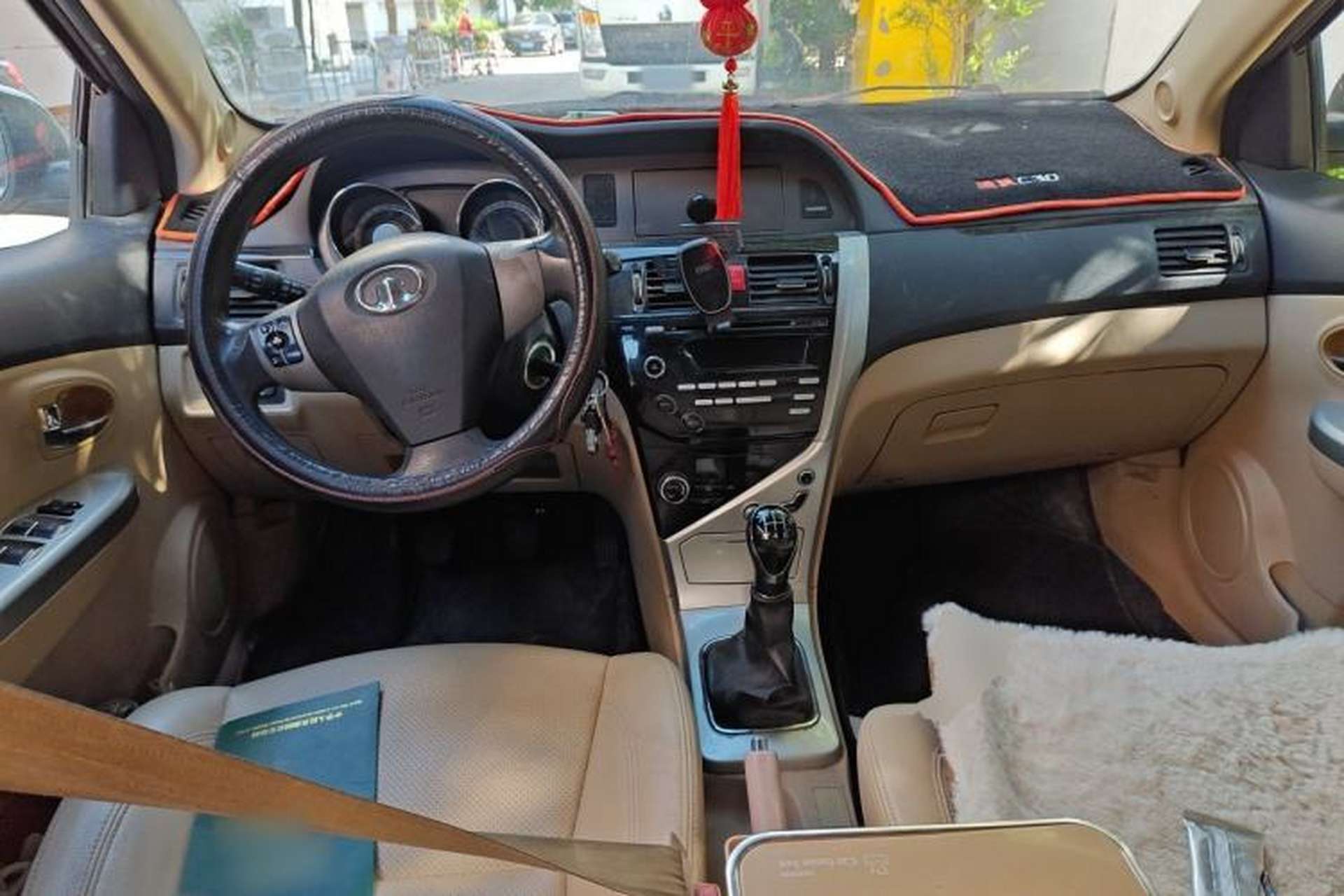 Used Great Wall C30 2013 1.5L Manual Luxury Model Center Console