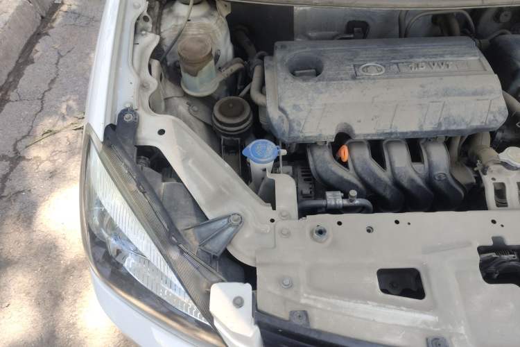 Used Great Wall C30 2013 New Vision Edition 1.5L Manual Fashion Model Engine Bay Right