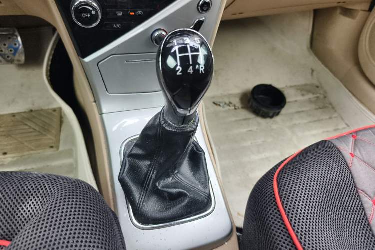 Used Great Wall C30 2013 1.5L Manual Comfort Model Gear Lever