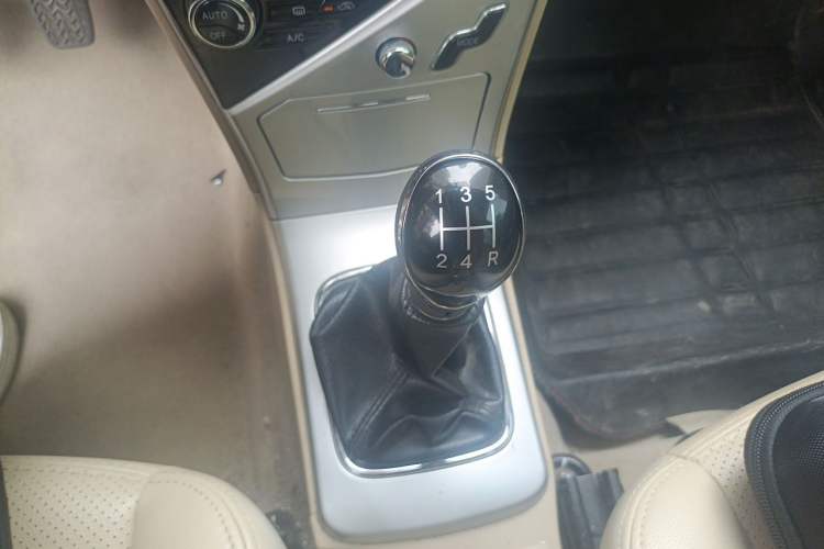 Used Great Wall C30 2013 1.5L Manual Luxury Model Gear Lever