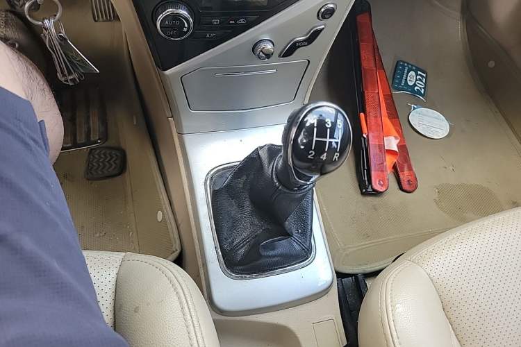 Used Great Wall C30 2013 1.5L Manual Luxury Model Gear Lever