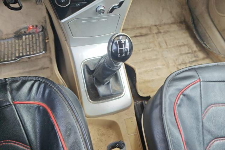 Used Great Wall C30 2013 1.5L Manual Comfort Model Gear Lever