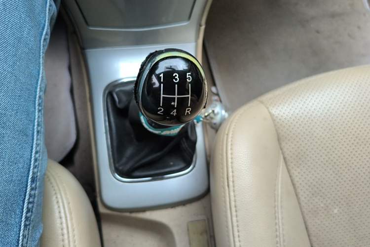 Used Great Wall C30 2013 1.5L Manual Luxury Model Gear Lever