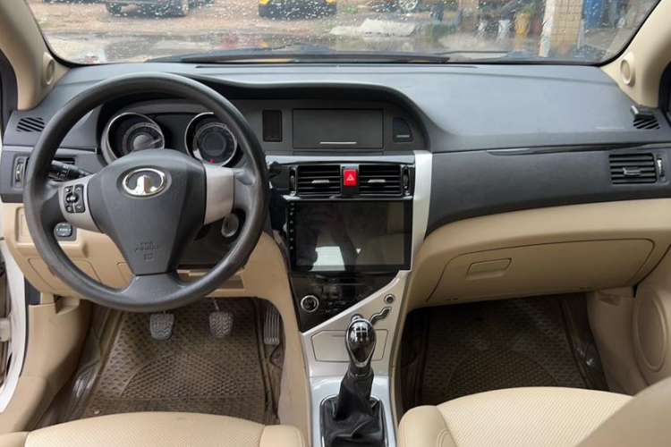Used Great Wall C30 2013 1.5L Manual Luxury Model Interior 4