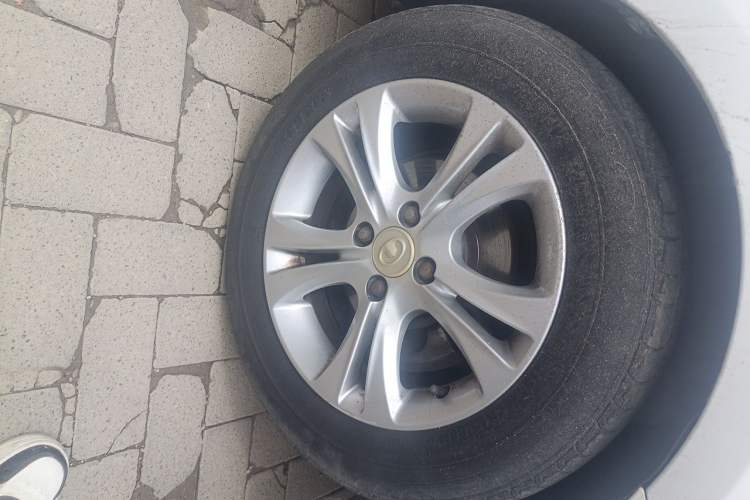 Used Great Wall C30 2013 1.5L Manual Luxury Model Right Front Wheel Hub