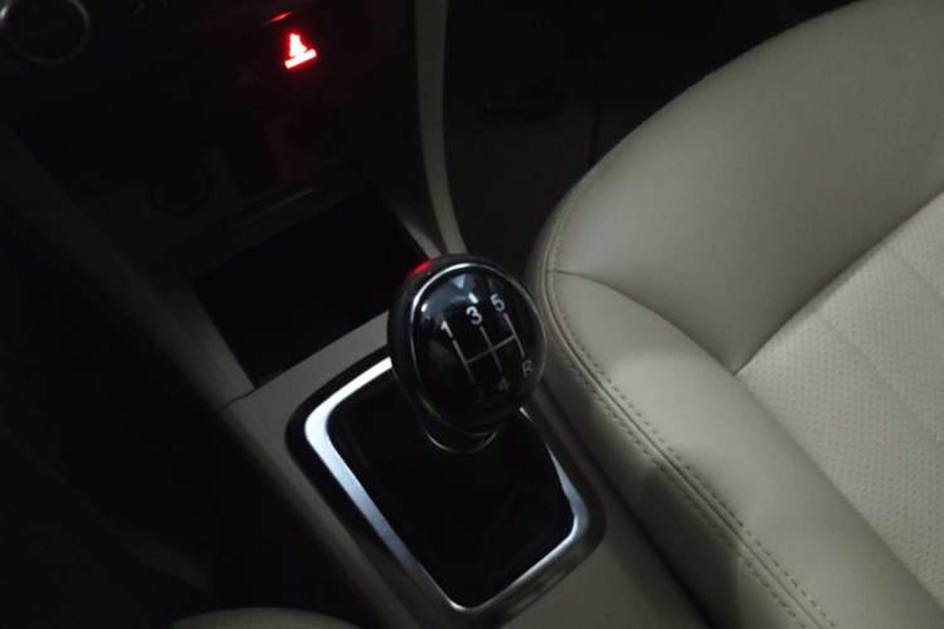 Used Great Wall C30 2015 1.5L Manual Luxury Model Gear Lever