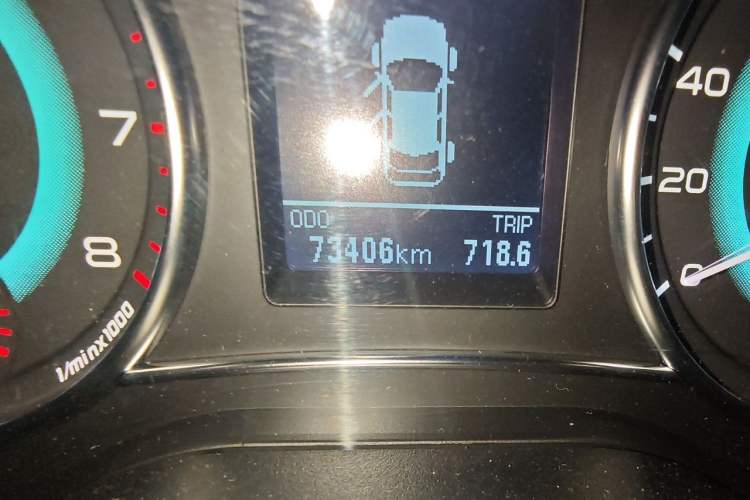 Used Great Wall C30 2015 1.5L Manual Comfort Model Odometer Close Up