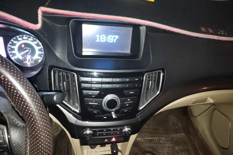 Used Great Wall C30 2015 1.5L Manual Luxury Model Audio And AC Panel