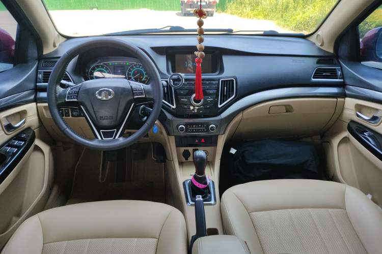 Used Great Wall C30 2015 1.5L Manual Luxury Model Interior 2