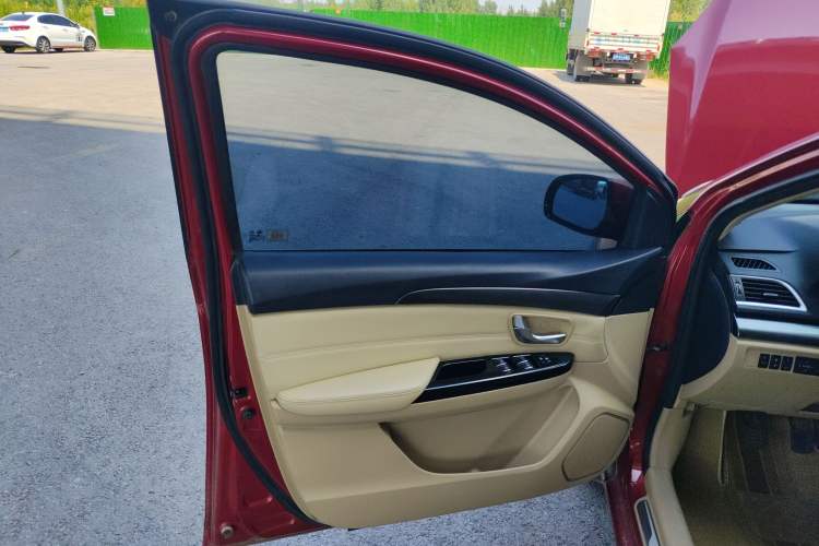 Used Great Wall C30 2015 1.5L Manual Luxury Model Interior 7