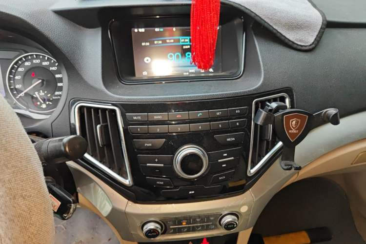 Used Great Wall C30 2015 Classic Edition 1.5L Manual Enjoyment Model Audio And AC Panel