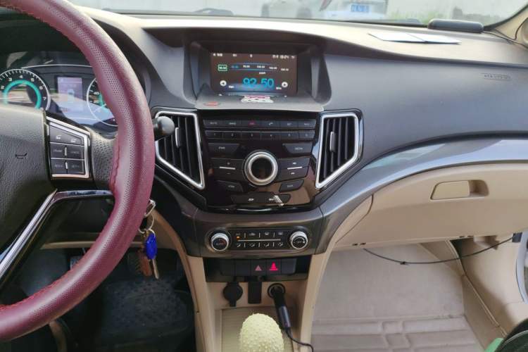 Used Great Wall C30 2015 1.5L Manual Luxury Model Audio And AC Panel