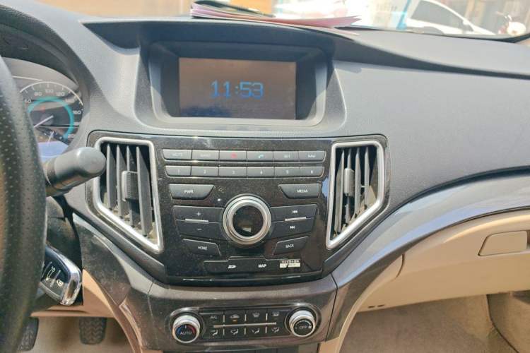 Used Great Wall C30 2015 1.5L Manual Luxury Model Audio And AC Panel