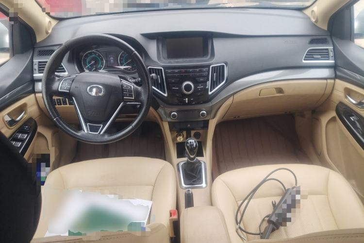 Used Great Wall C30 2015 1.5L Manual Luxury Model Center Console
