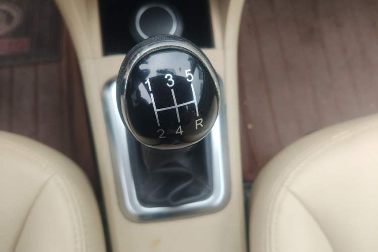 Used Great Wall C30 2015 1.5L Manual Luxury Model Gear Lever