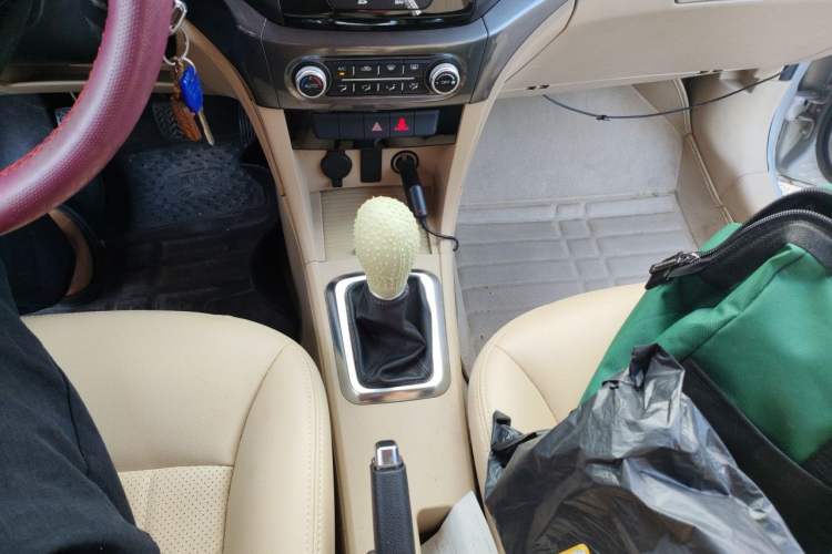 Used Great Wall C30 2015 1.5L Manual Luxury Model Gear Lever