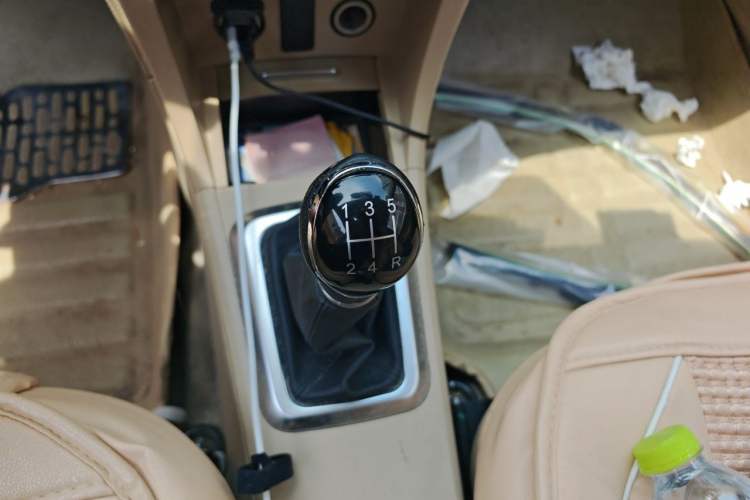 Used Great Wall C30 2015 1.5L Manual Luxury Model Gear Lever