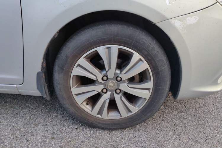 Used Great Wall C30 2015 1.5L Manual Luxury Model Right Front Wheel Hub