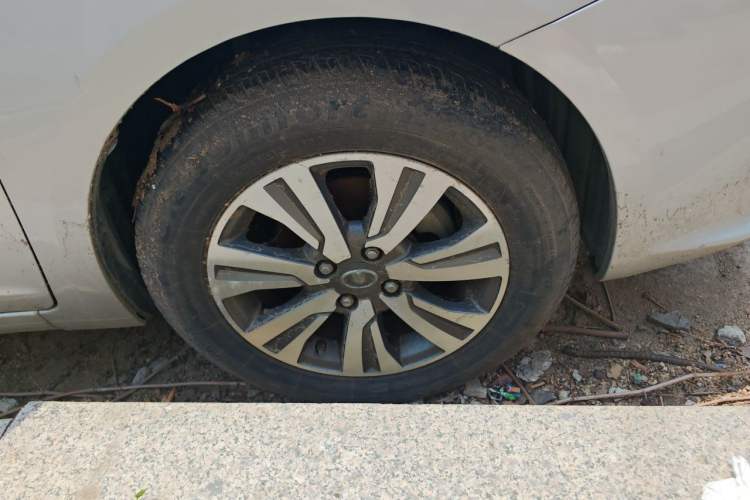 Used Great Wall C30 2015 1.5L Manual Luxury Model Right Front Wheel Hub
