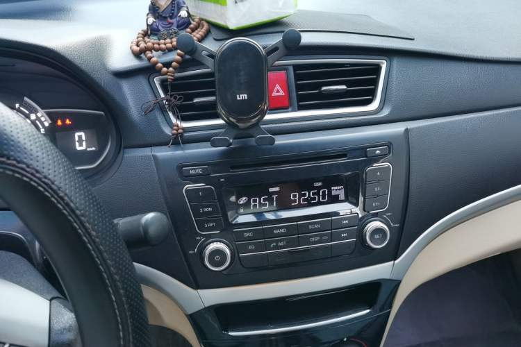Used Great Wall C30 2015 Classic Edition 1.5L Manual Enjoyment Model Audio And AC Panel
