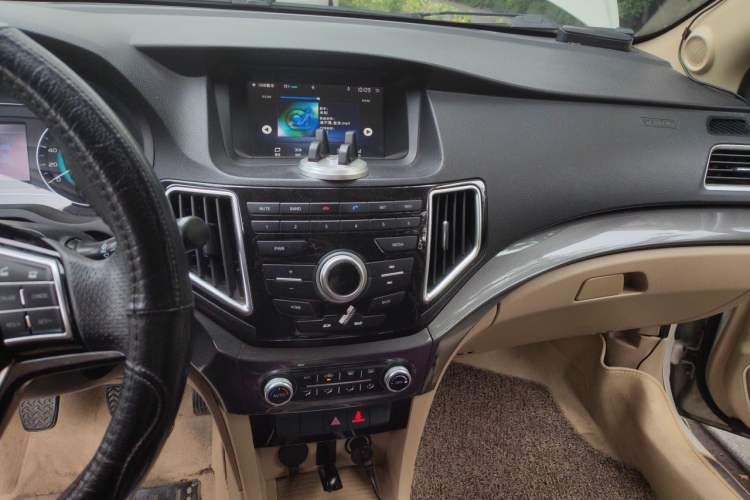 Used Great Wall C30 2015 1.5L Manual Luxury Model Audio And AC Panel