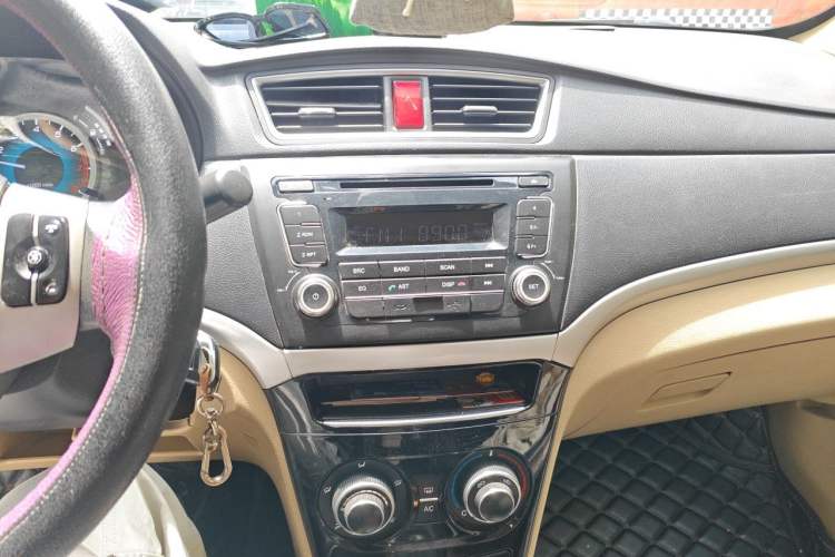Used Great Wall C30 2015 Classic Edition 1.5L Manual Enjoyment Model Audio And AC Panel