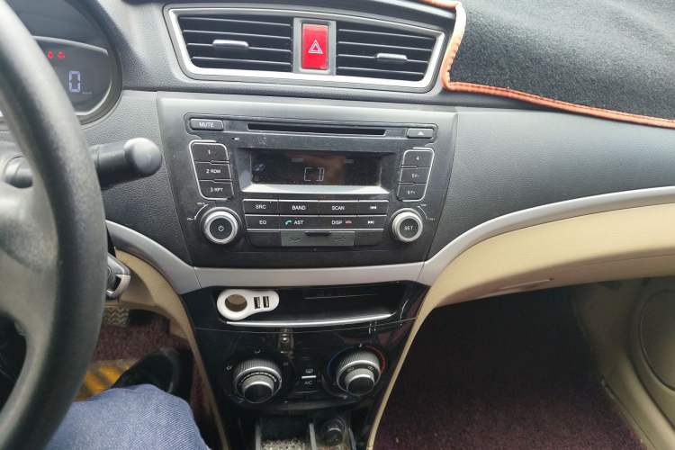 Used Great Wall C30 2015 Classic Edition 1.5L Manual Enjoyment Model Audio And AC Panel