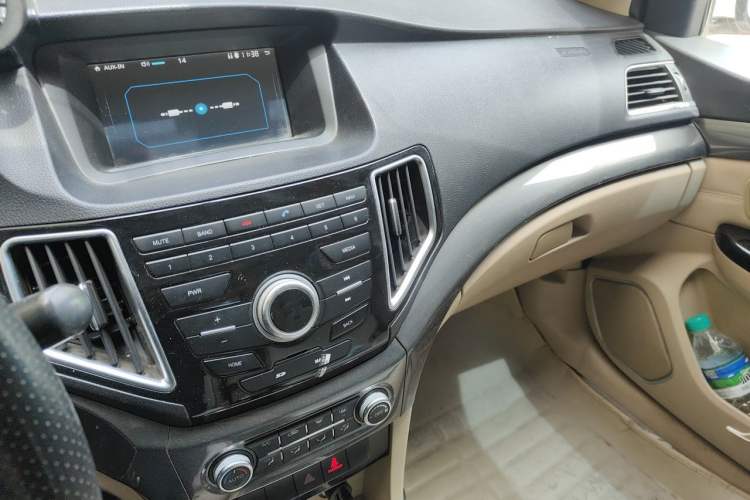 Used Great Wall C30 2015 1.5L Manual Luxury Model Audio And AC Panel