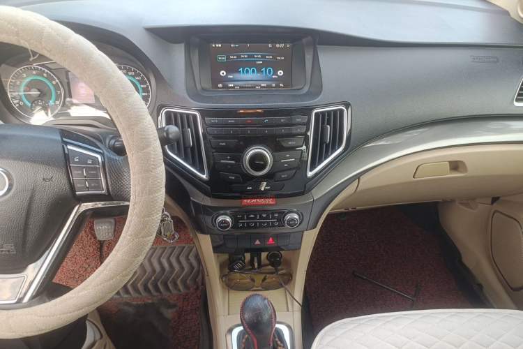 Used Great Wall C30 2015 1.5L Manual Luxury Model Audio And AC Panel