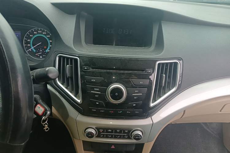 Used Great Wall C30 2015 1.5L Manual Comfort Model Audio And AC Panel