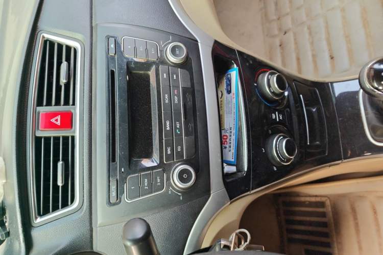 Used Great Wall C30 2015 Classic Edition 1.5L Manual Enjoyment Model Audio And AC Panel