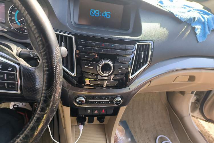 Used Great Wall C30 2015 1.5L AMT Luxury Model Audio And AC Panel