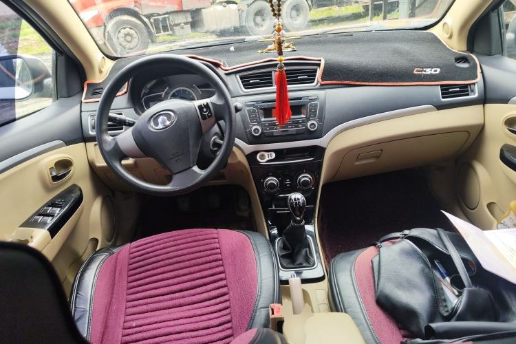 Used Great Wall C30 2015 Classic Edition 1.5L Manual Enjoyment Model Center Console